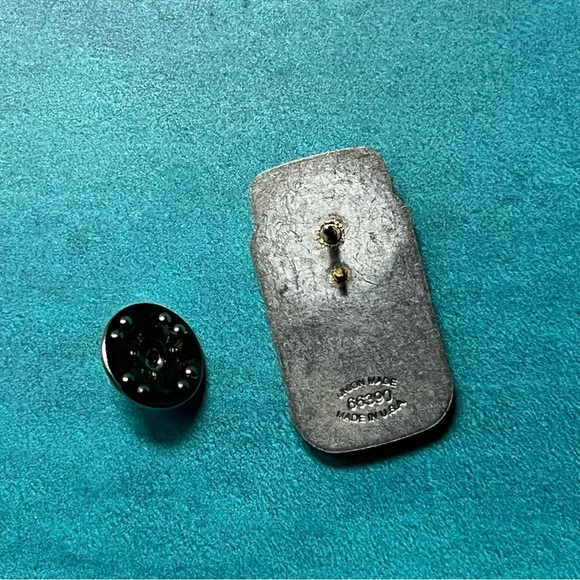 Set of 3 Ole Smoky Tennessee Moonshine Lapel Enamel Pins - Picture 4 of 4